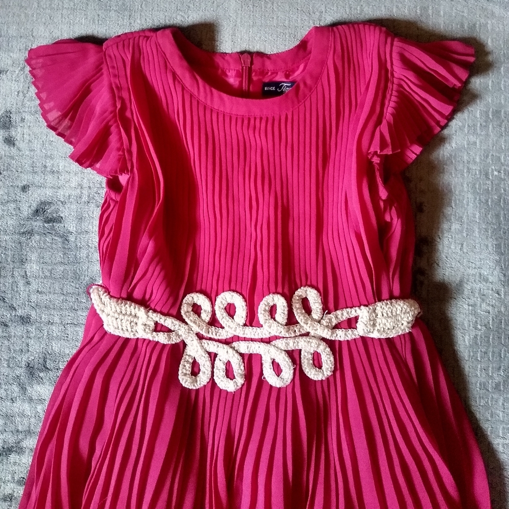 😍SALE!😍 Tizzas pink dress size 5-6